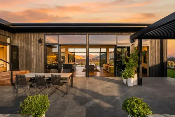 9 Kahiwi Drive, studio hero image 3