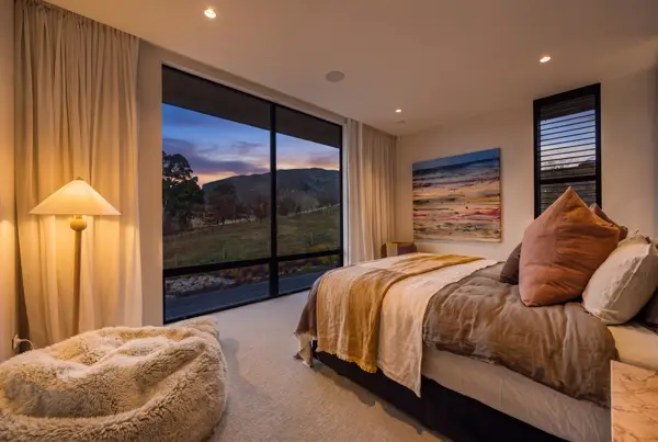 277 Littles Road, studio hero image 5