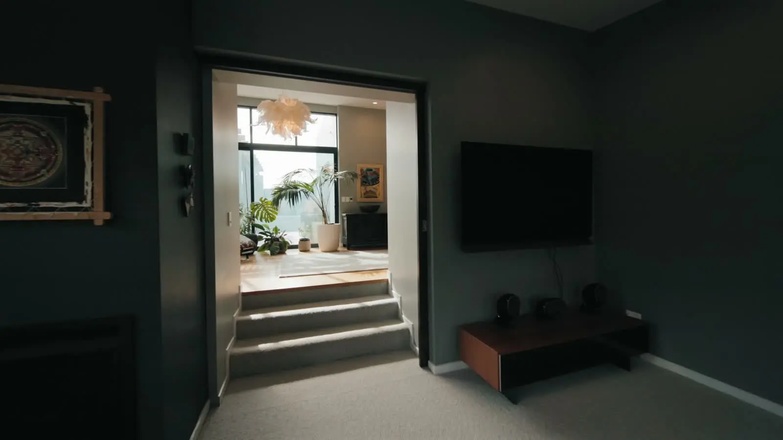8B Minaret Ridge, listing film