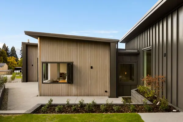 6 Stoneleigh Drive, select 5